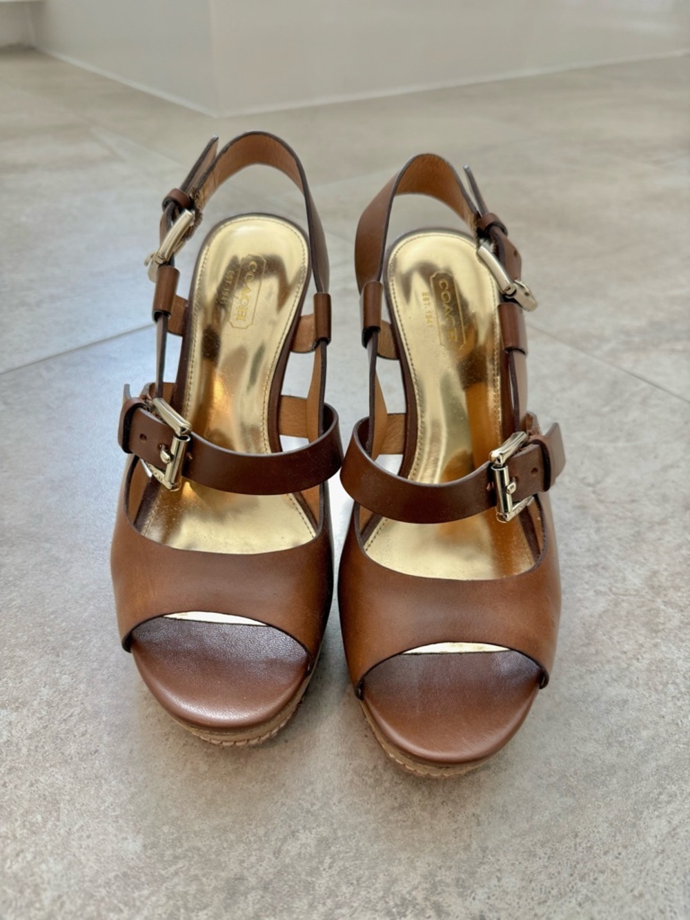 Coach Women’s Brown Leather Wedge Sandals Size 7 - Picture 4 of 10